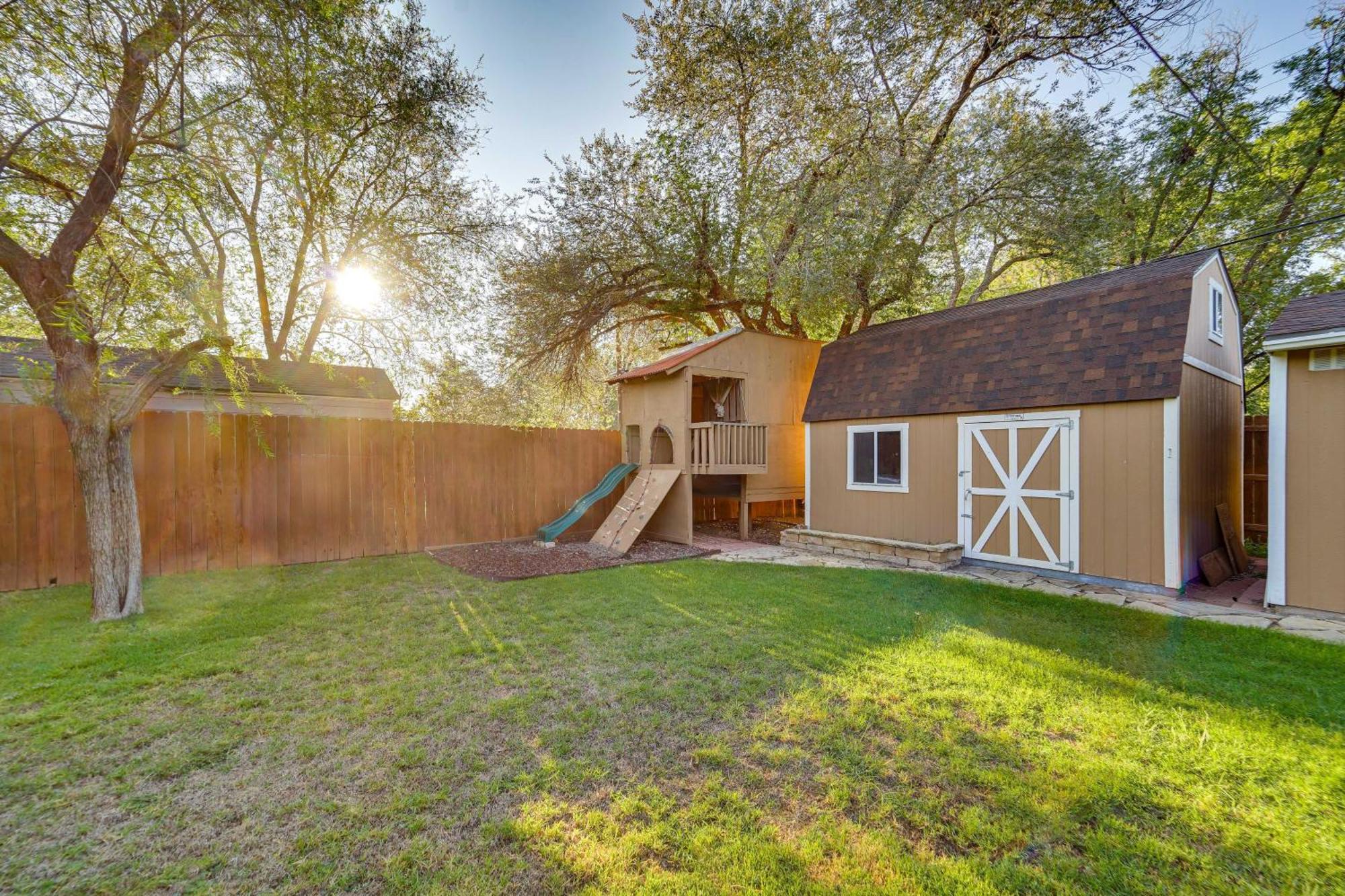 Lovely Lubbock Home With Furnished Deck And Grill Exterior foto